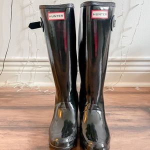 Black glossy hunter boots size 7 box included!